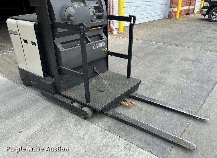 image for item NT9242 Crown  SP3505-30 order picker