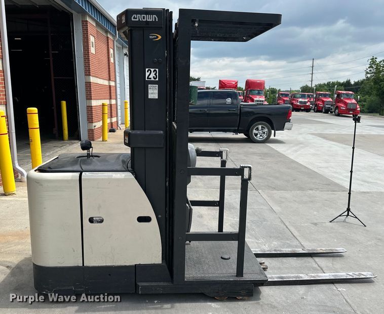 image for item NT9243 Crown  SP3520-30 order picker