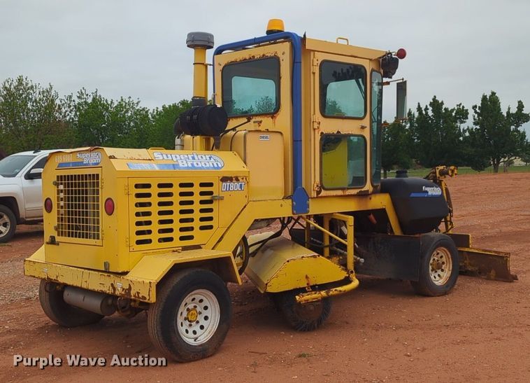 image for item NZ9716 2007 Superior Broom DT80CT broom