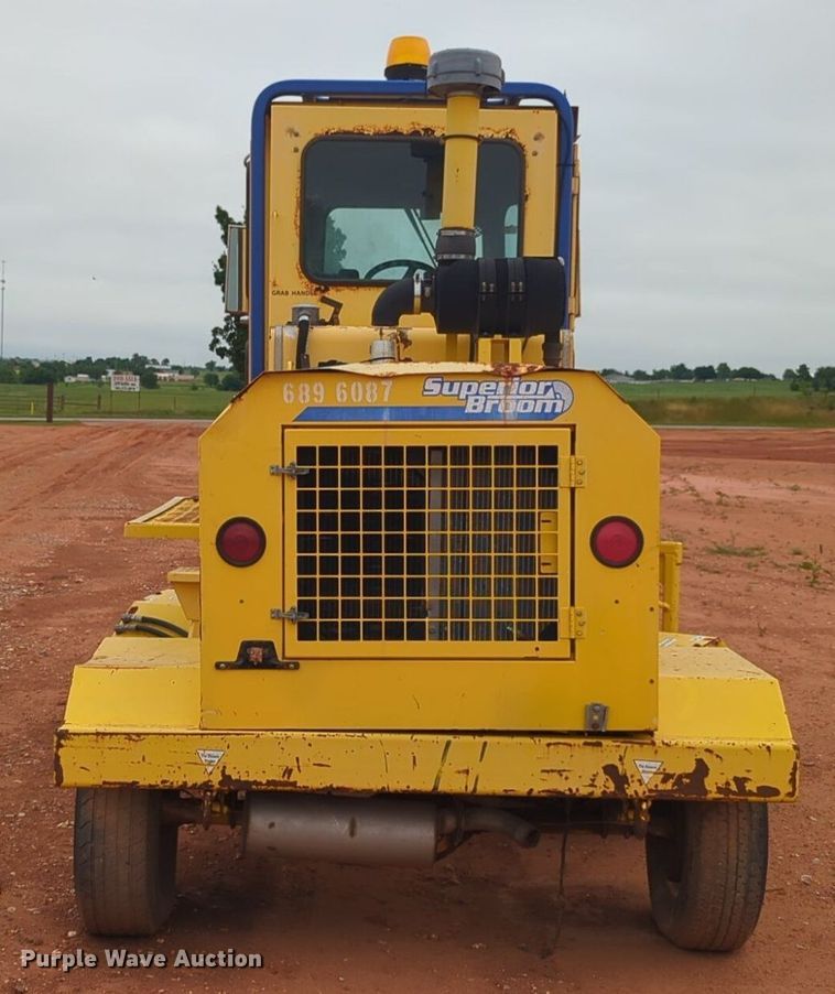 image for item NZ9716 2007 Superior Broom DT80CT broom