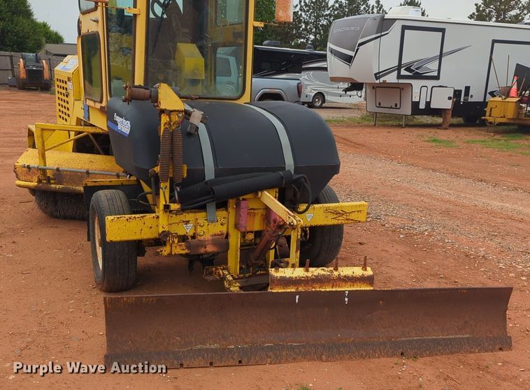 image for item NZ9716 2007 Superior Broom DT80CT broom