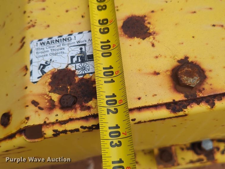 image for item NZ9716 2007 Superior Broom DT80CT broom