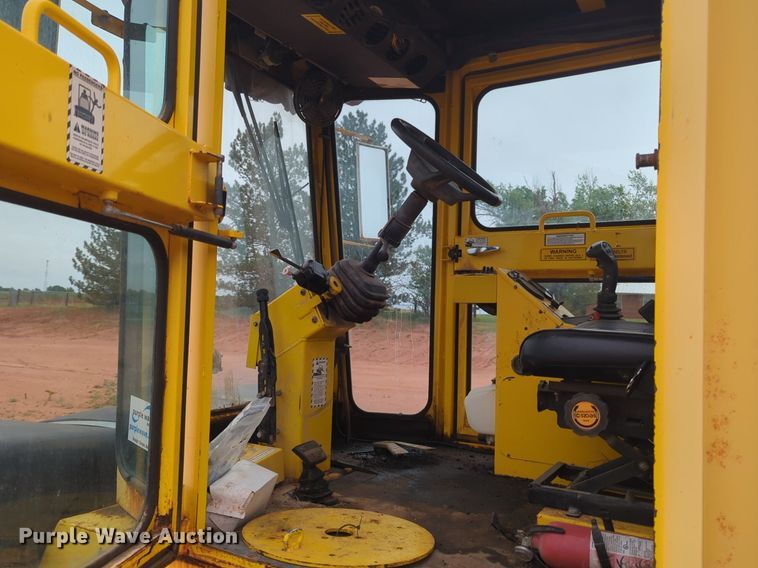 image for item NZ9716 2007 Superior Broom DT80CT broom