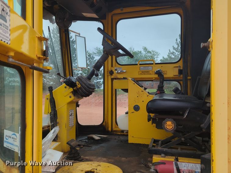 image for item NZ9716 2007 Superior Broom DT80CT broom