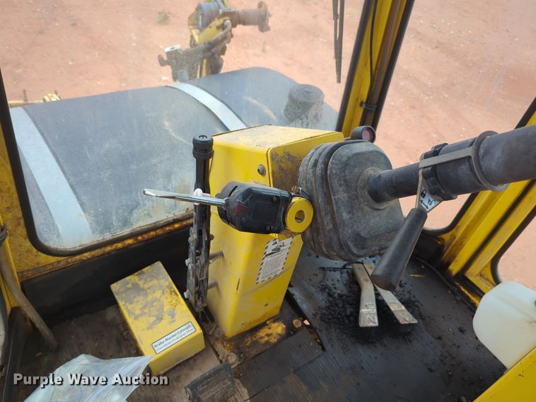 image for item NZ9716 2007 Superior Broom DT80CT broom