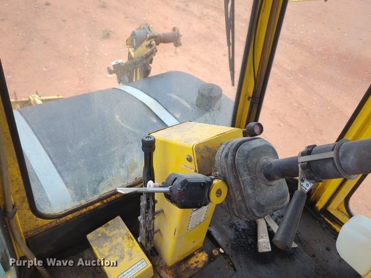 image for item NZ9716 2007 Superior Broom DT80CT broom