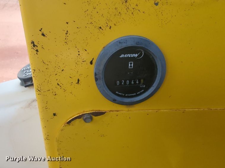 image for item NZ9716 2007 Superior Broom DT80CT broom