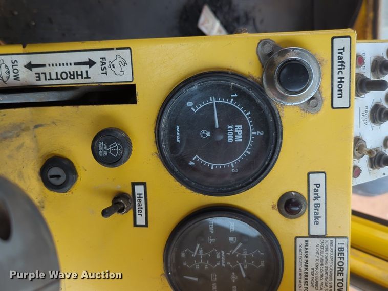 image for item NZ9716 2007 Superior Broom DT80CT broom