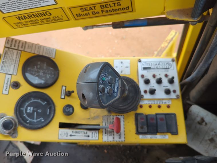 image for item NZ9716 2007 Superior Broom DT80CT broom