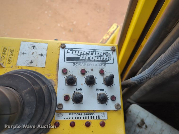 image for item NZ9716 2007 Superior Broom DT80CT broom