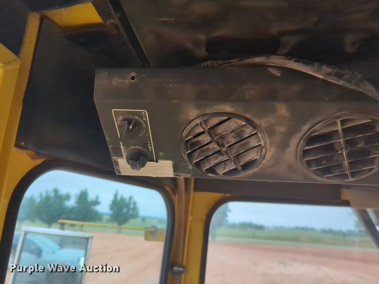 image for item NZ9716 2007 Superior Broom DT80CT broom