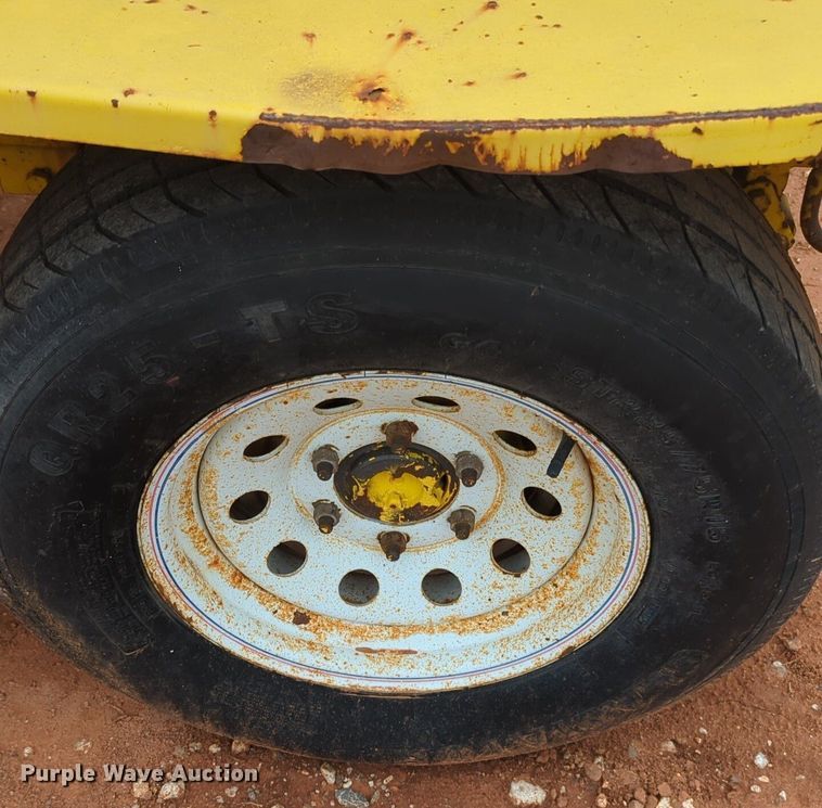 image for item NZ9716 2007 Superior Broom DT80CT broom