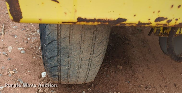 image for item NZ9716 2007 Superior Broom DT80CT broom