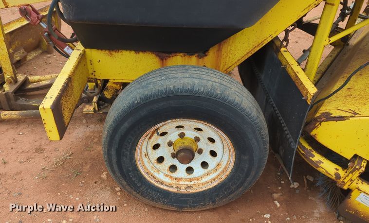 image for item NZ9716 2007 Superior Broom DT80CT broom