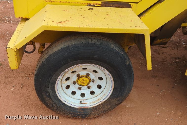 image for item NZ9716 2007 Superior Broom DT80CT broom