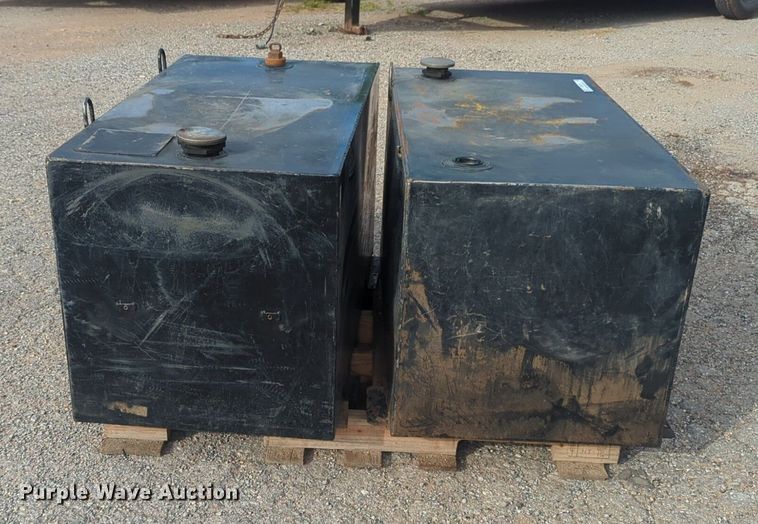 image for item NZ9732 (2) fuel tanks