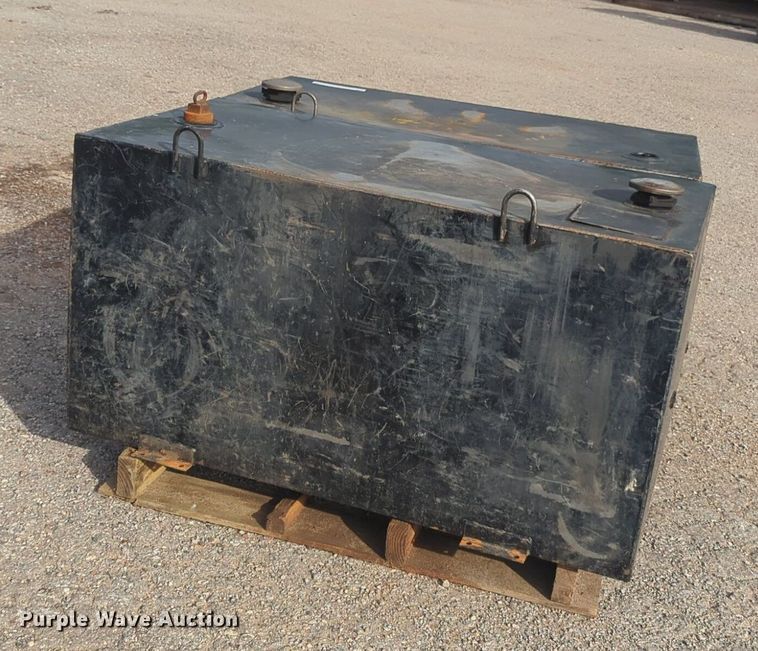 image for item NZ9732 (2) fuel tanks