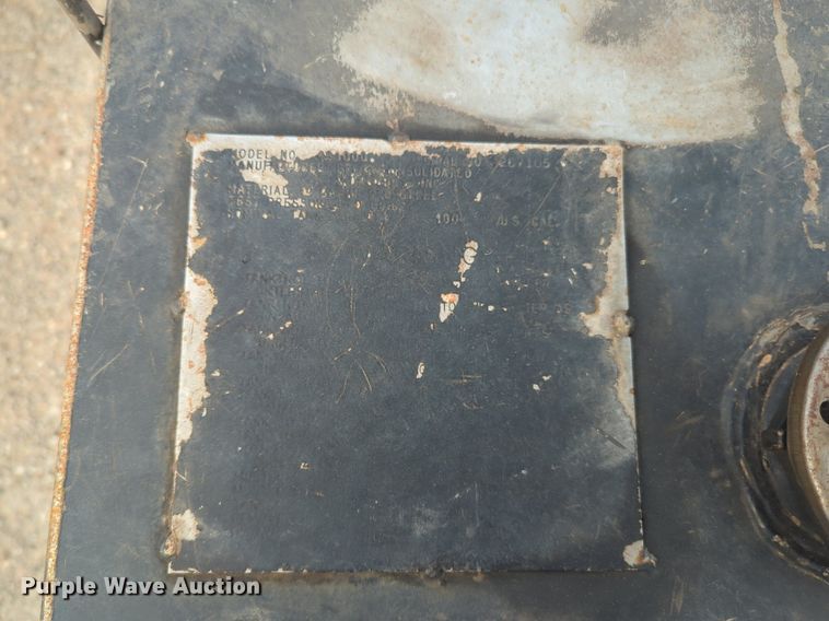 image for item NZ9732 (2) fuel tanks