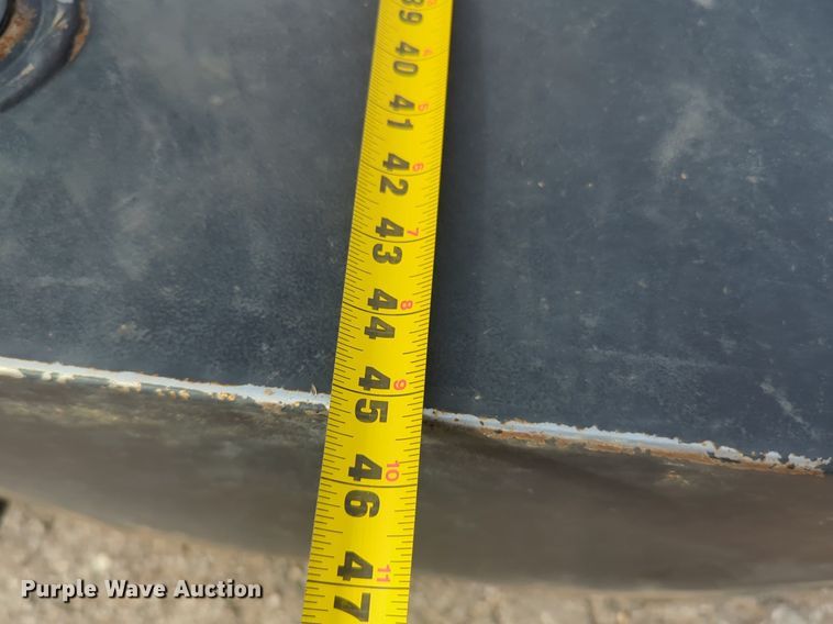 image for item NZ9732 (2) fuel tanks