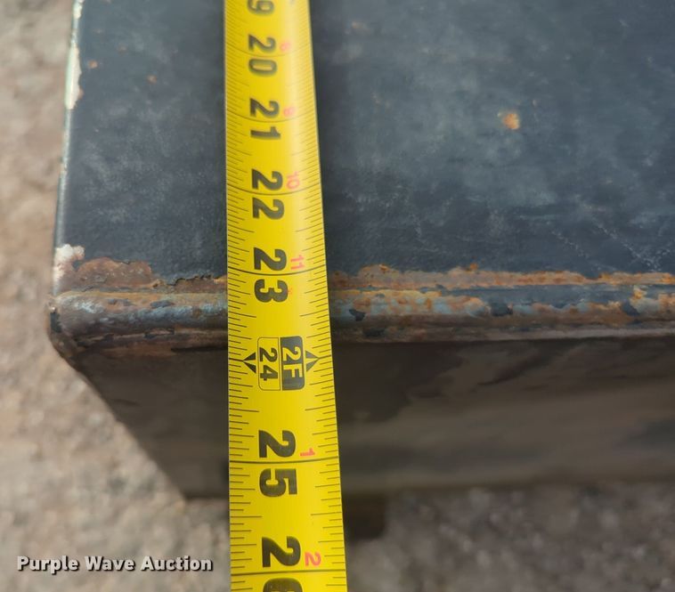 image for item NZ9732 (2) fuel tanks