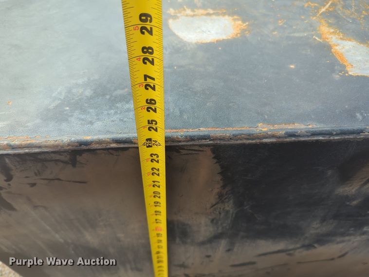 image for item NZ9732 (2) fuel tanks