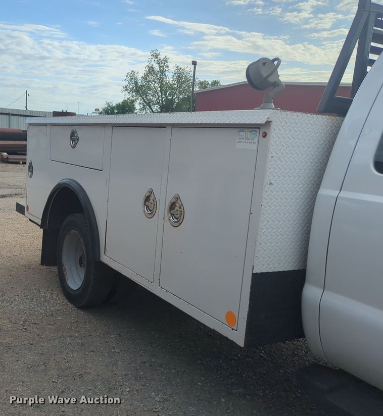 image for item NZ9733 2015 Ford F550 Super Duty SuperCab utility / service truck