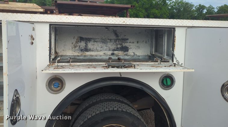 image for item NZ9733 2015 Ford F550 Super Duty SuperCab utility / service truck