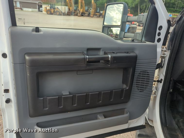 image for item NZ9733 2015 Ford F550 Super Duty SuperCab utility / service truck