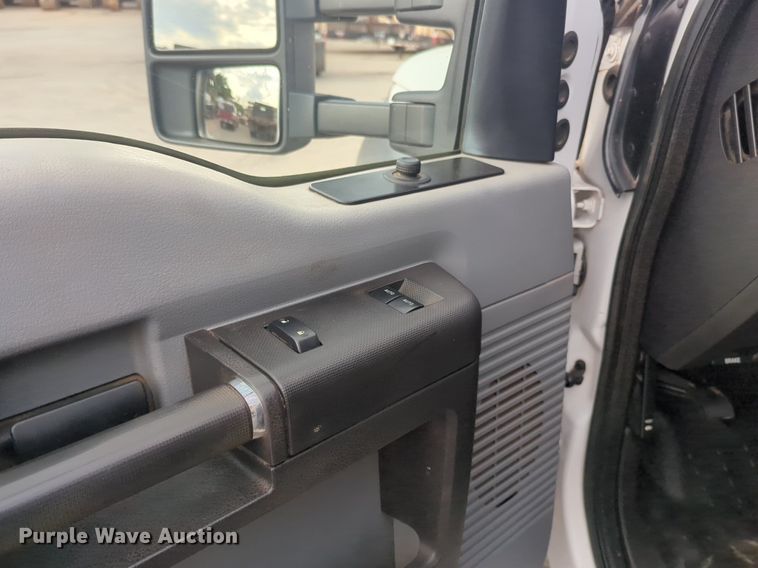 image for item NZ9733 2015 Ford F550 Super Duty SuperCab utility / service truck