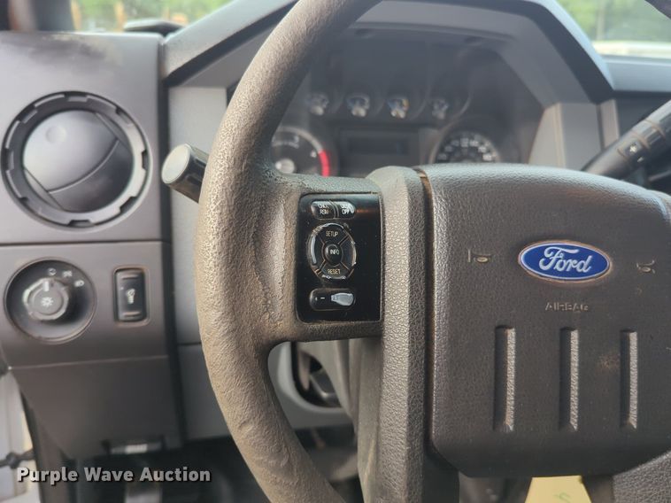 image for item NZ9733 2015 Ford F550 Super Duty SuperCab utility / service truck