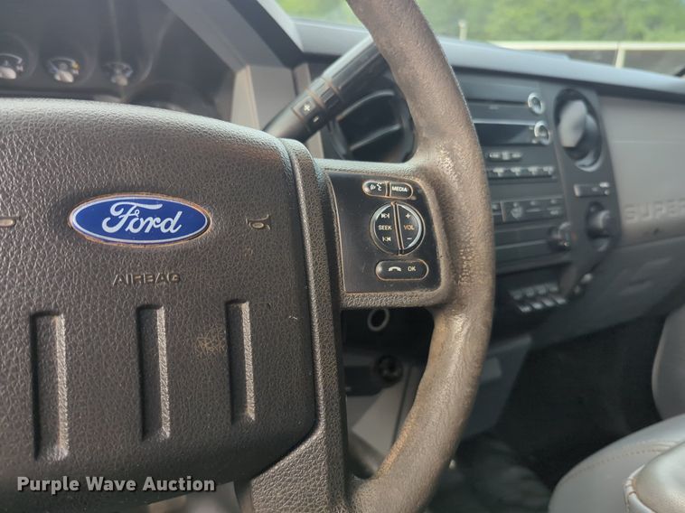 image for item NZ9733 2015 Ford F550 Super Duty SuperCab utility / service truck