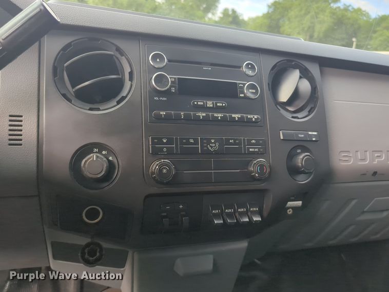 image for item NZ9733 2015 Ford F550 Super Duty SuperCab utility / service truck