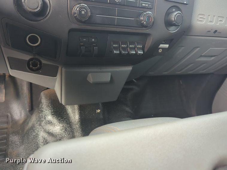 image for item NZ9733 2015 Ford F550 Super Duty SuperCab utility / service truck