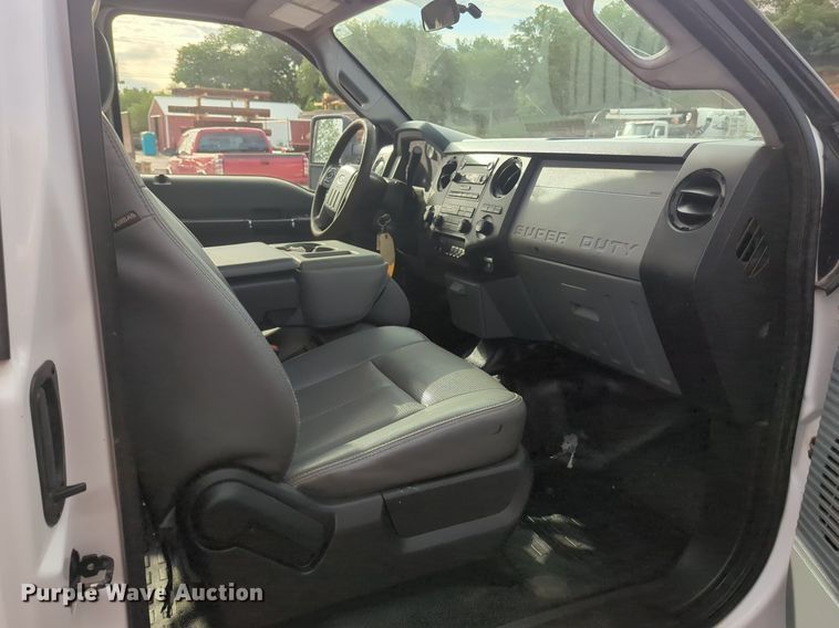 image for item NZ9733 2015 Ford F550 Super Duty SuperCab utility / service truck