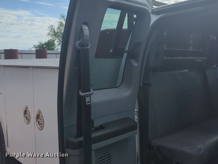 image for item NZ9733 2015 Ford F550 Super Duty SuperCab utility / service truck