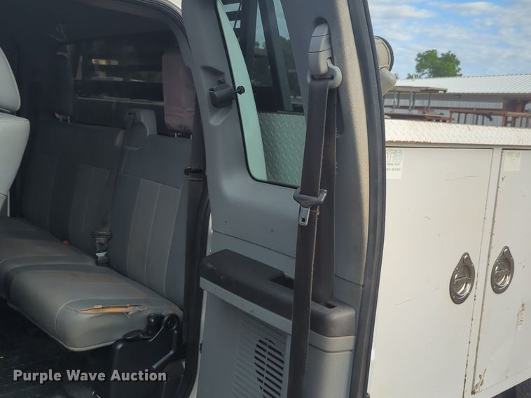 image for item NZ9733 2015 Ford F550 Super Duty SuperCab utility / service truck