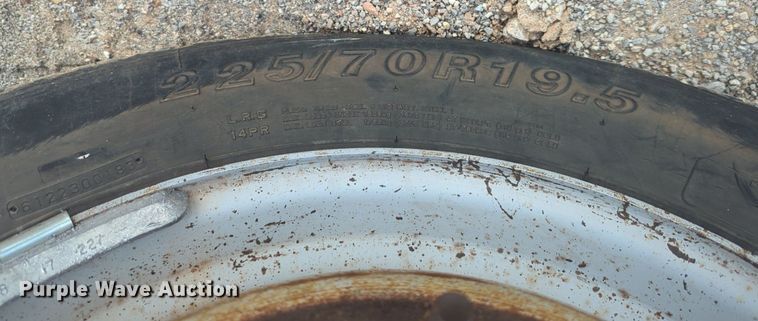 image for item NZ9733 2015 Ford F550 Super Duty SuperCab utility / service truck