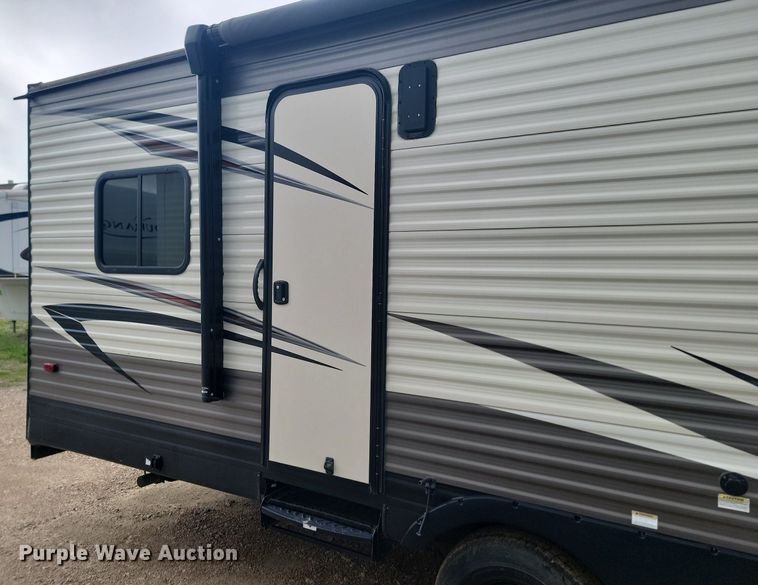 image for item NZ9821 2019 Heartland RV 28th Trail Runner toy hauler camper