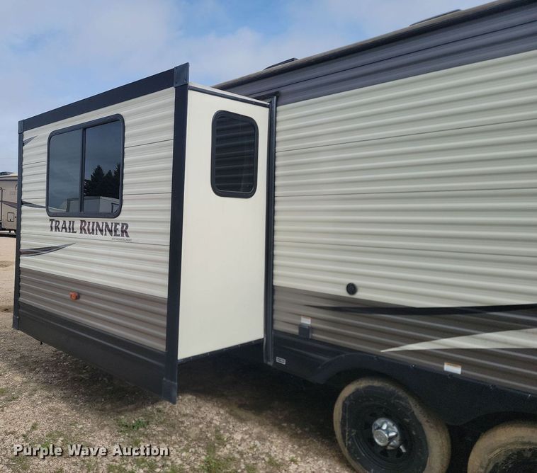 image for item NZ9821 2019 Heartland RV 28th Trail Runner toy hauler camper