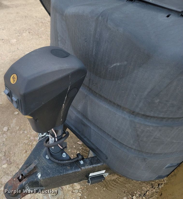 image for item NZ9821 2019 Heartland RV 28th Trail Runner toy hauler camper