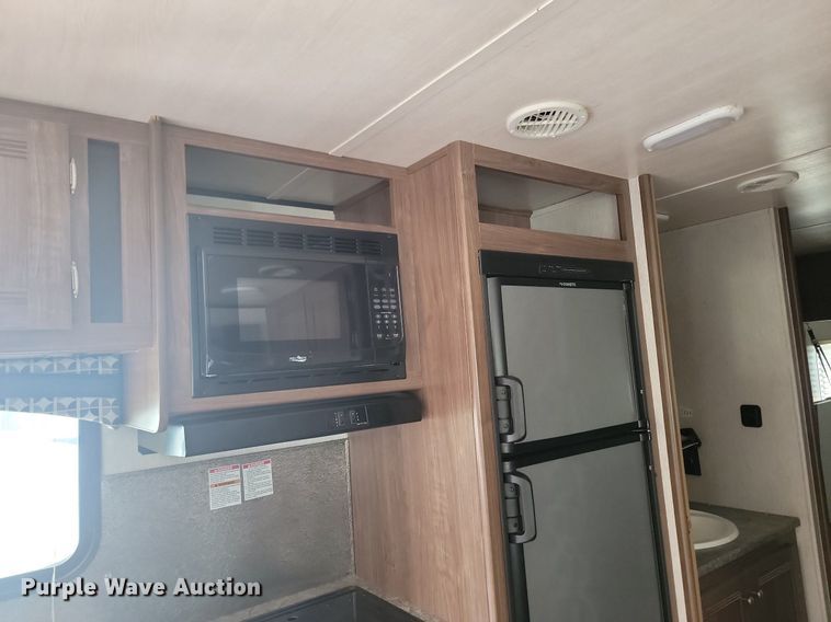 image for item NZ9821 2019 Heartland RV 28th Trail Runner toy hauler camper