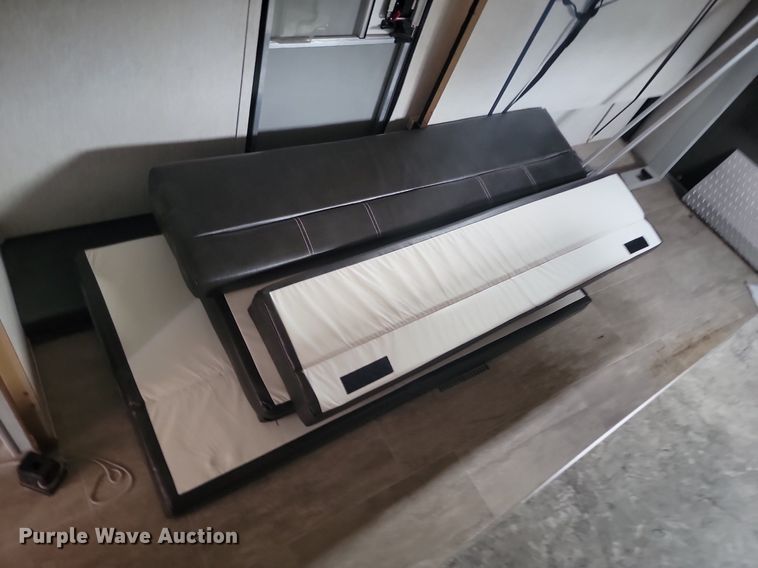 image for item NZ9821 2019 Heartland RV 28th Trail Runner toy hauler camper