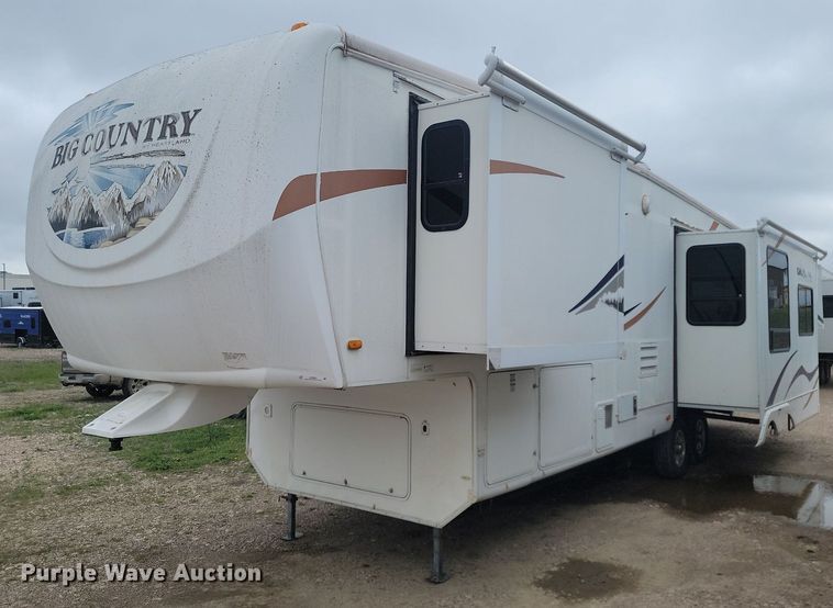 image for item NZ9822 2009 Heartland RV 3355RL Big Country camper