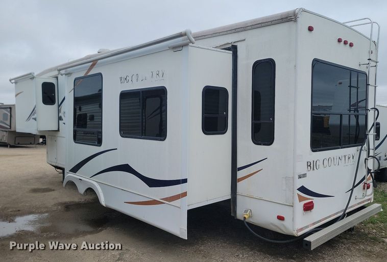 image for item NZ9822 2009 Heartland RV 3355RL Big Country camper