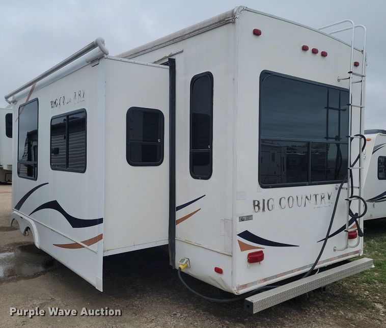image for item NZ9822 2009 Heartland RV 3355RL Big Country camper