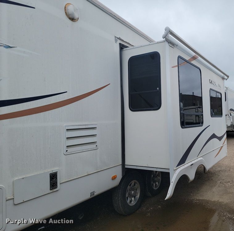 image for item NZ9822 2009 Heartland RV 3355RL Big Country camper