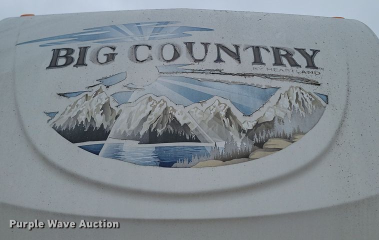 image for item NZ9822 2009 Heartland RV 3355RL Big Country camper