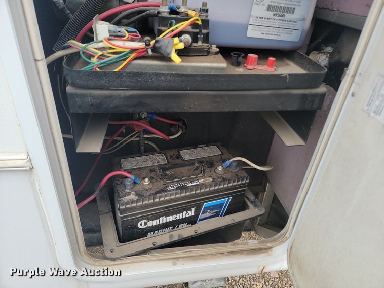 image for item NZ9822 2009 Heartland RV 3355RL Big Country camper