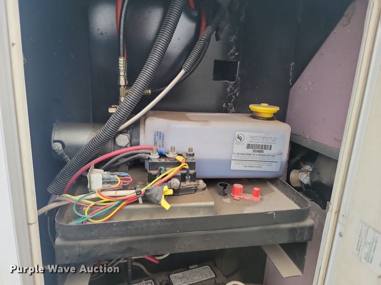 image for item NZ9822 2009 Heartland RV 3355RL Big Country camper