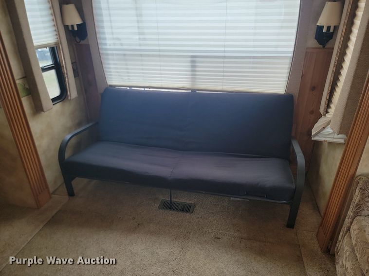 image for item NZ9822 2009 Heartland RV 3355RL Big Country camper